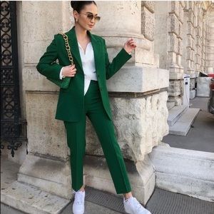 2021 Bloggers Fav Trendy Zara Green suit